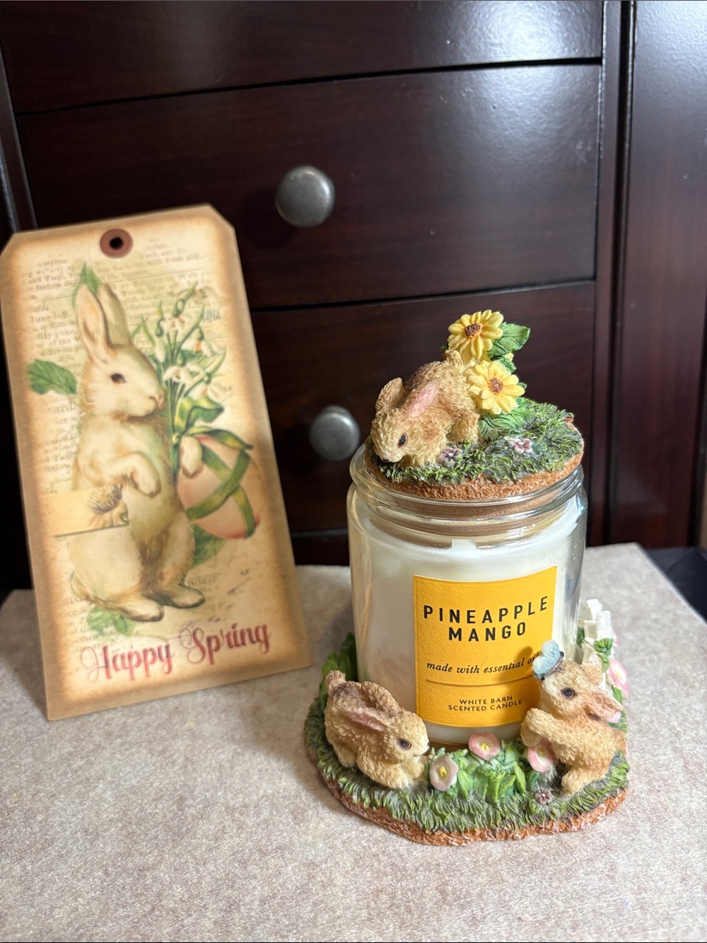White Barn Pineapple Mango Candle with Yellow Floral Bunny Candle Holder & Toppe